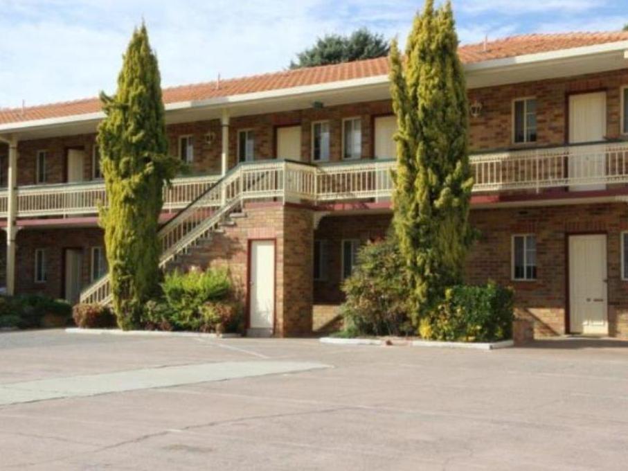 Grand Manor Motor Inn Queanbeyan Exterior foto